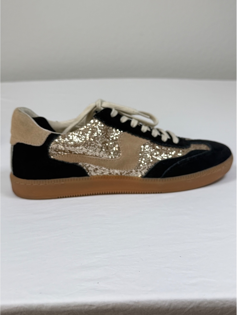 Dolce Vita Sneaker Black Gold Glitter size 10 Gum Sole
